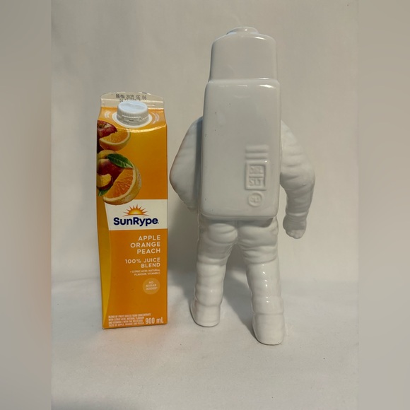 Seletti, astronaut man porcelain vase - Picture 4 of 5